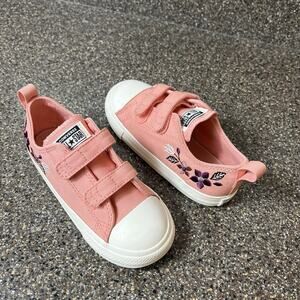 Converse Embroidered Flower Sneaker Little Girl Sz 10 Low Top Orange/Pink Canvas